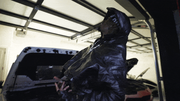 Night_Vision_Before_01-ezgif.com-optimize.gif__PID:bc297ea7-7ddd-420f-9ee0-9ac34a6302b4